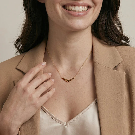 Vela V-Bar Necklace